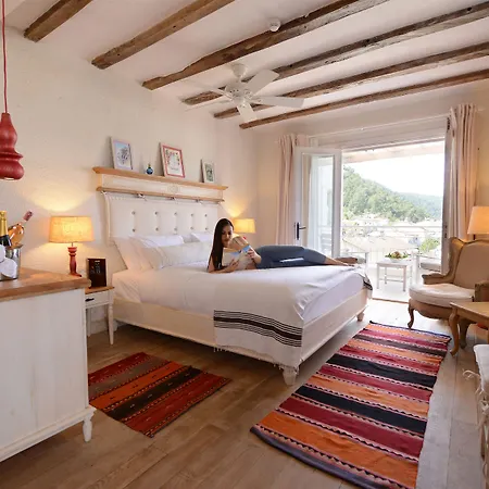 Unique-boutique Class - Adults Only מלון 3*